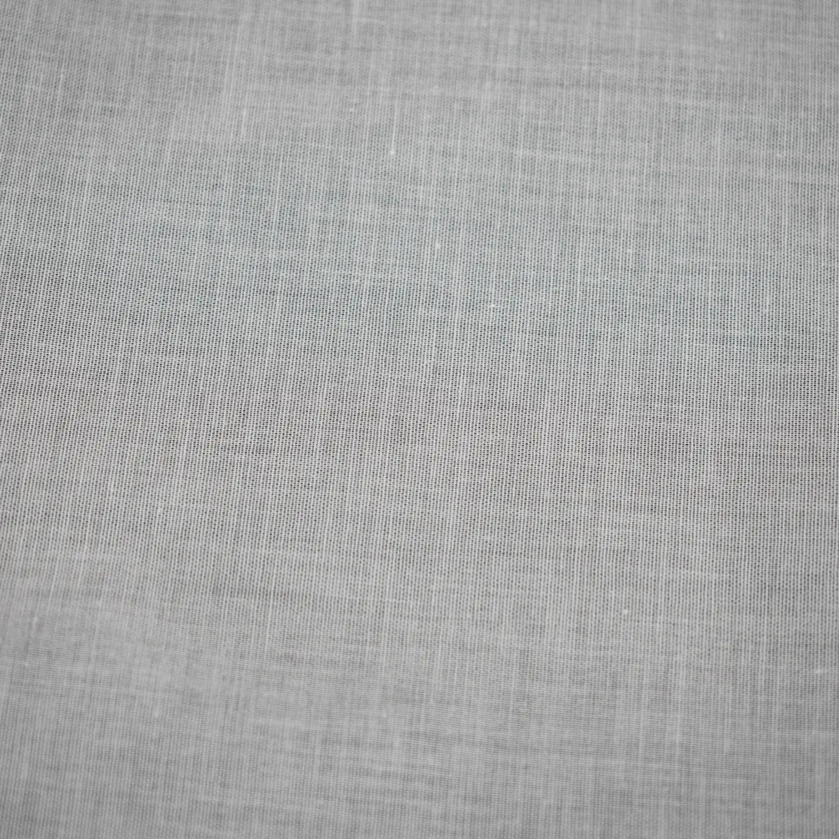 DHJ White fusible semi-transparent shirt interfacing 105 g/m²