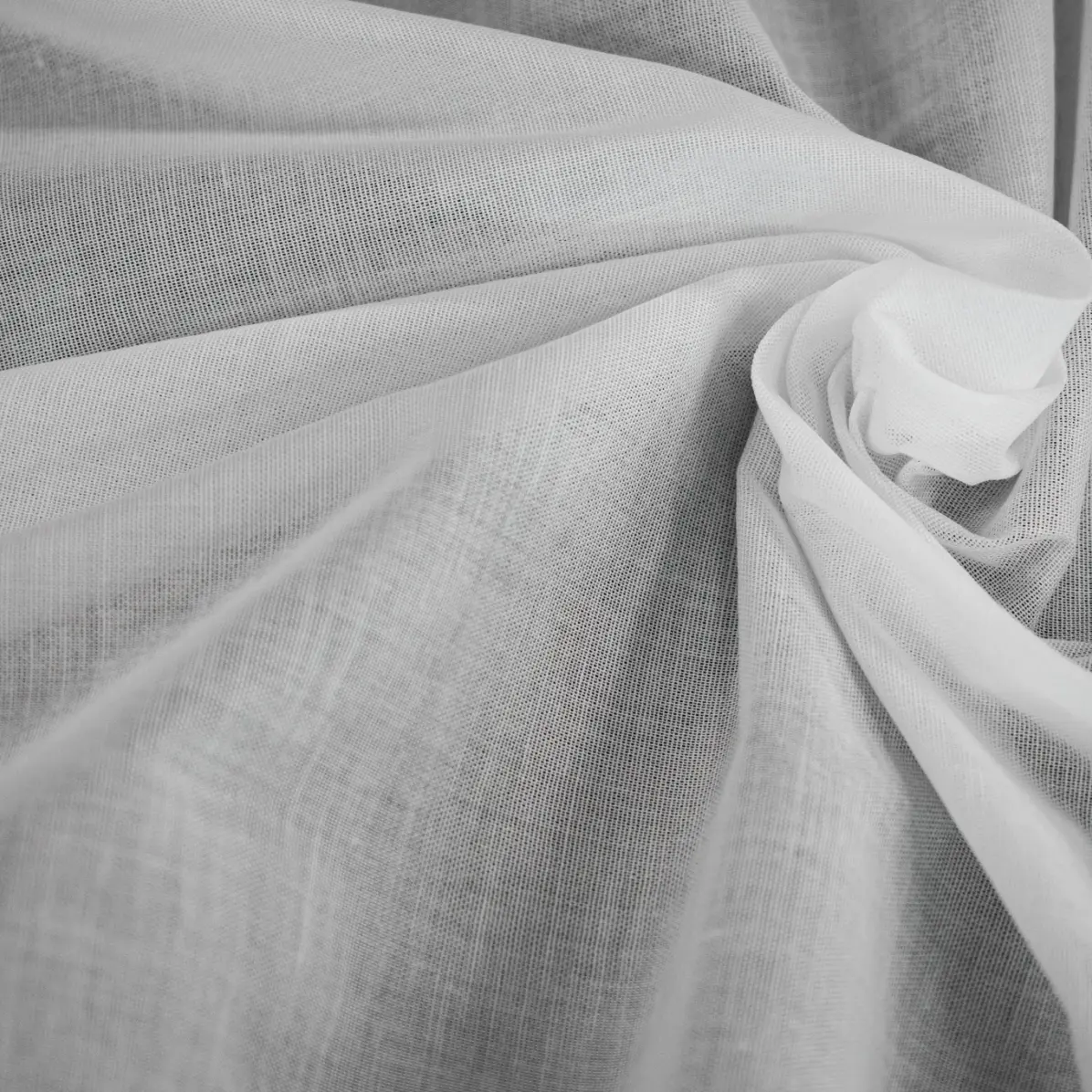 DHJ White fusible semi-transparent shirt interfacing 105 g/m²