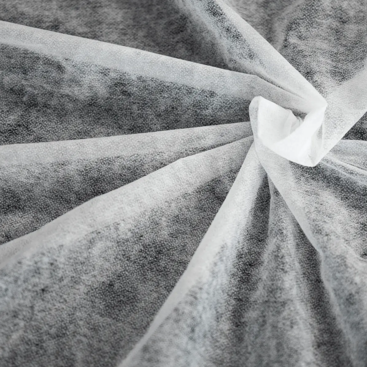 Tisséless White fusible semi-transparent non woven interfacing 25 g/m²