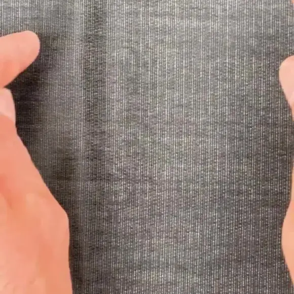Thermocollant Opaque Noir Tricoté insertion de trame 75 g/m² - Lainière Paris - 6